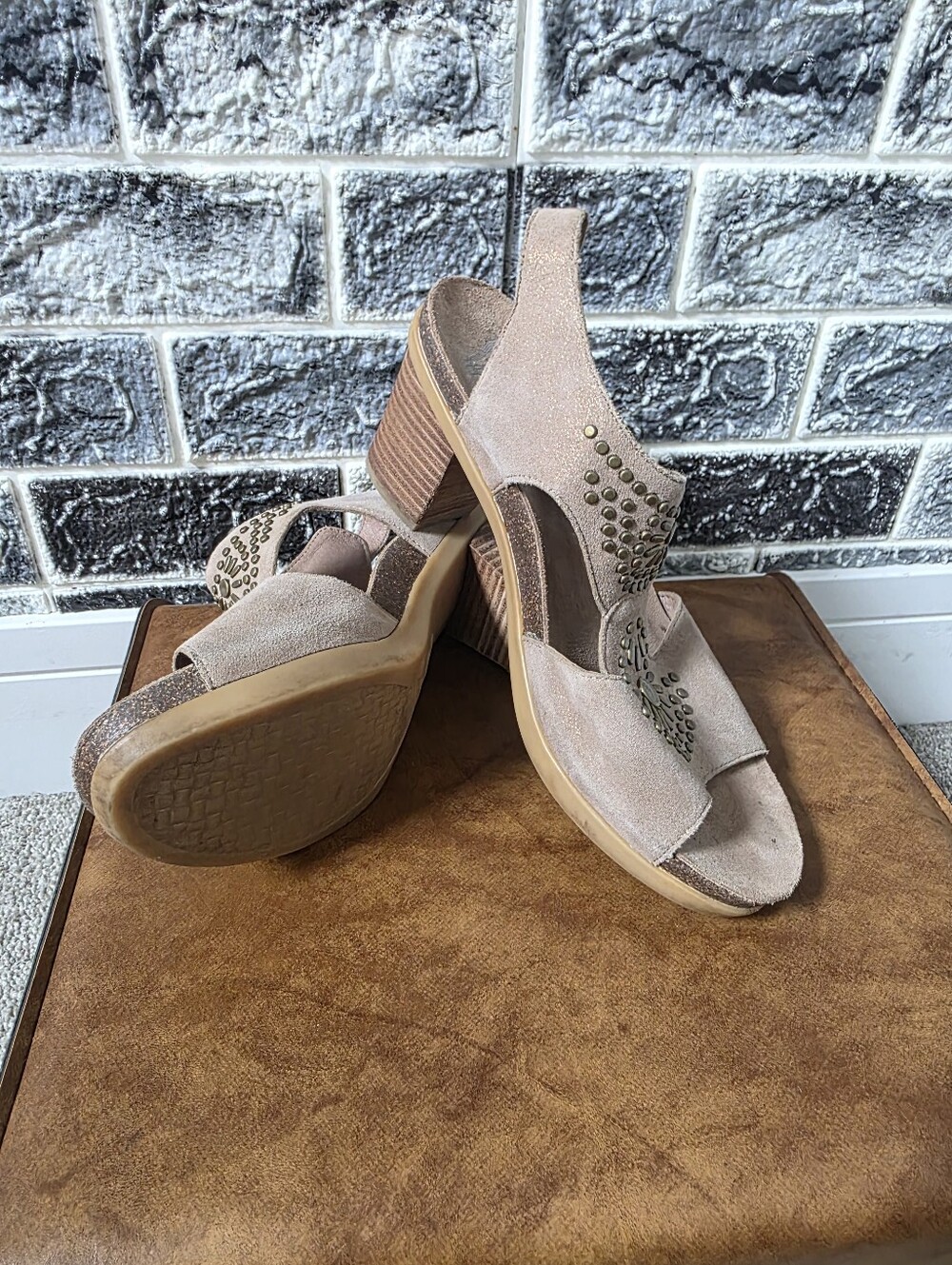 Dansko Women's Beige Leather/Suede Heeled Sandals Size 8/9 USA